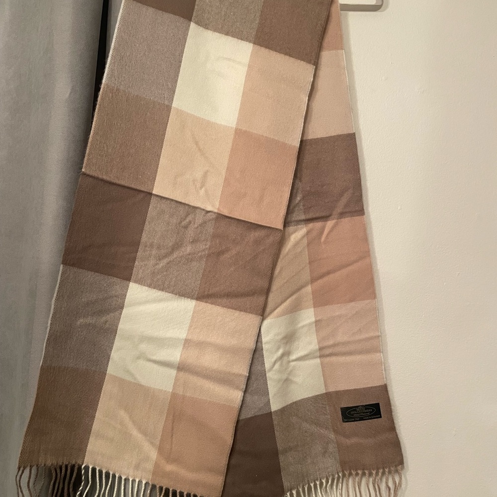 100% Cashmere scarf